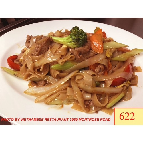 622. HỦ TIẾU XÀO BÒ RAU CẢI - STIR FRIED RICE NOODLES WITH BEEF & MIXED VEGETABLES